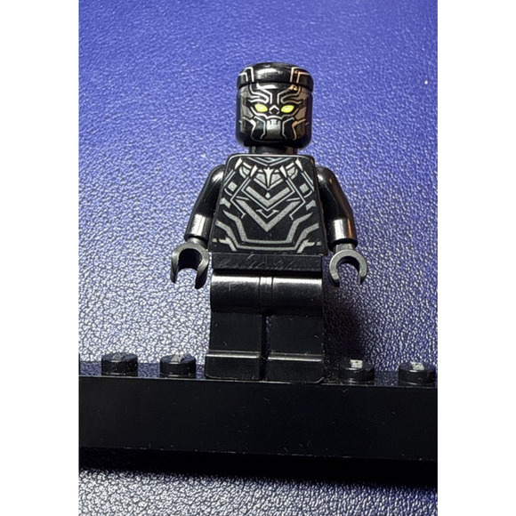 LEGO Marvel Black Panther Minifigure sh263 Teeth Necklace Set 76047 Civil War - Picture 1 of 7